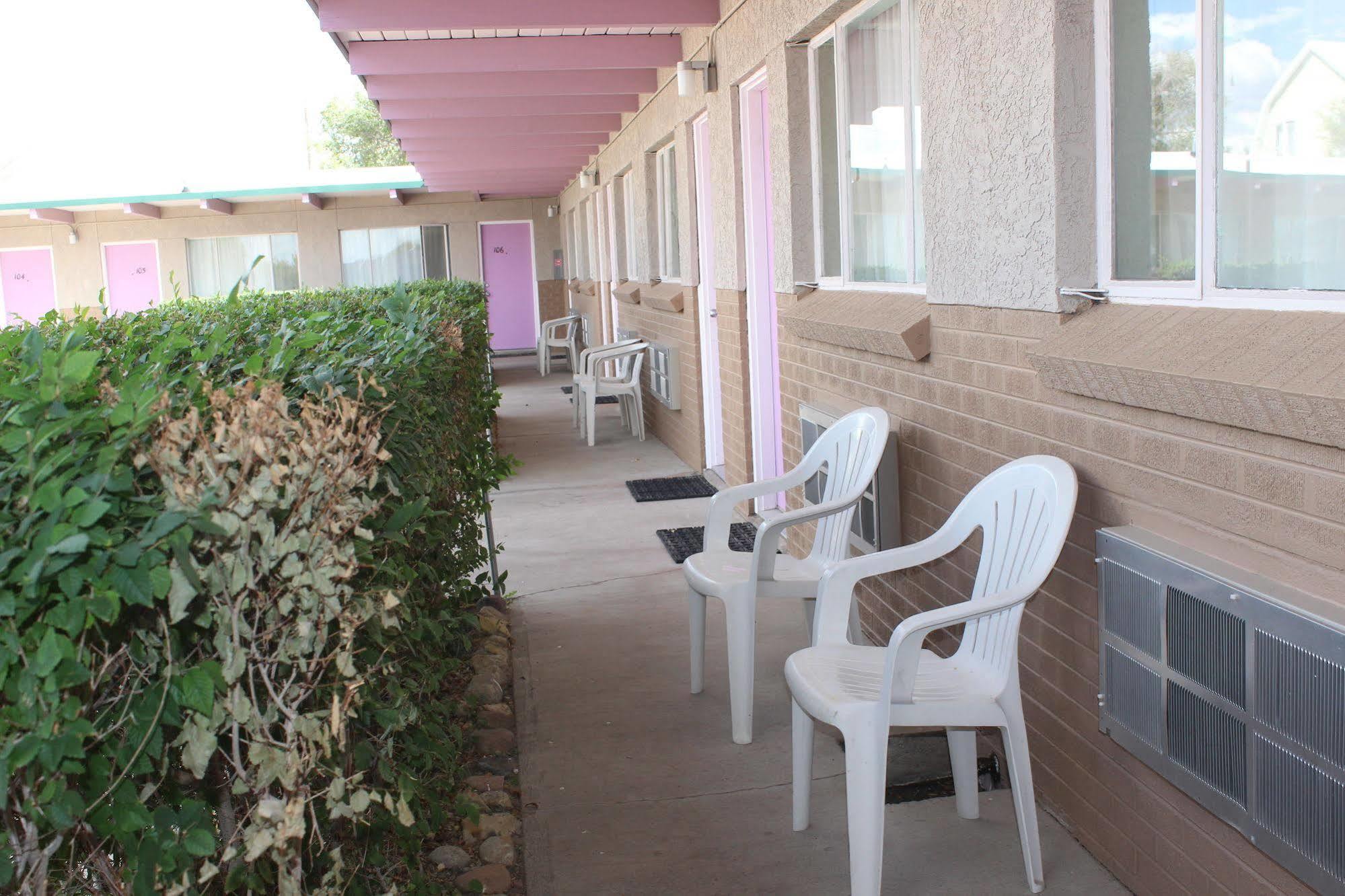 Safari Motel